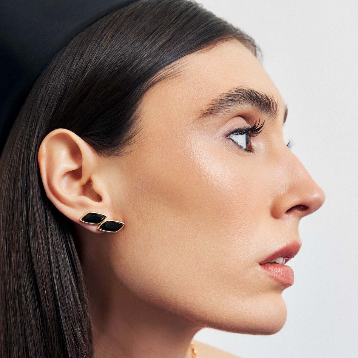 Ear cuff with two crystals