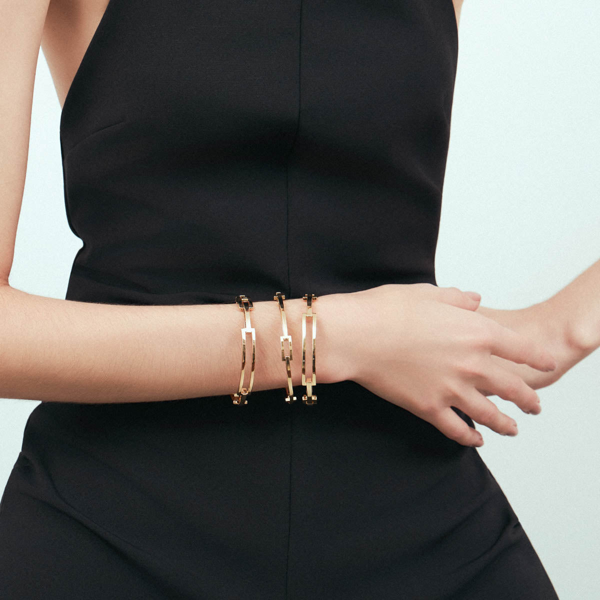 Modern Openwork Bangle – 18K Gold Plated