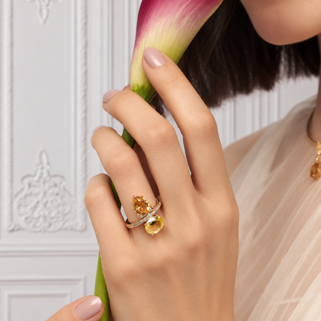 Anello con cristalli a goccia e ovali e zirconi pavé