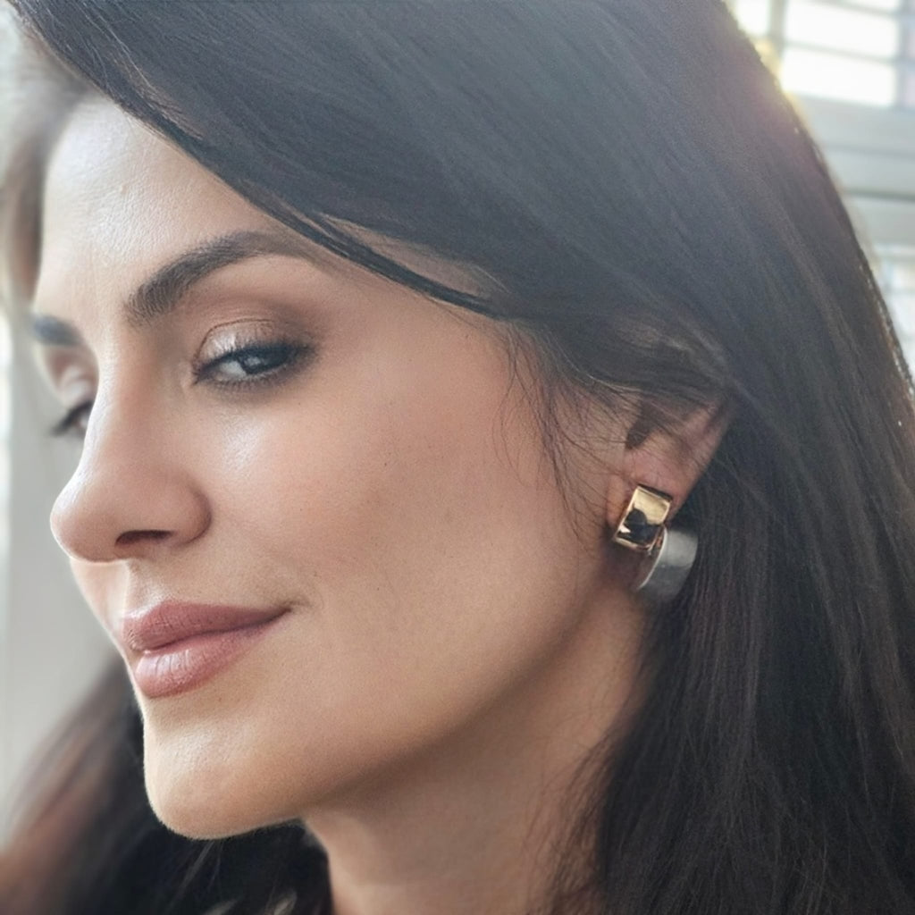 Earrings plated with 18 carat gold and brushed silver