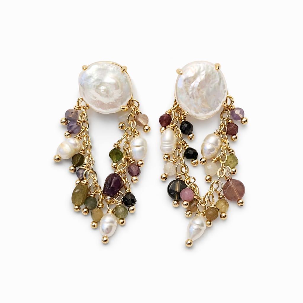 Gold-plated earring with baroque pearls and crystals