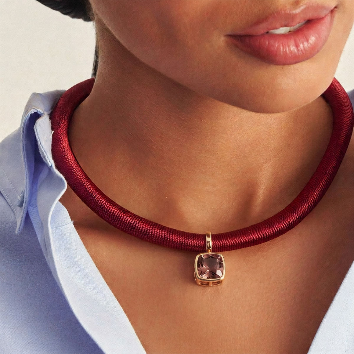 Pendant with a square crystal clasp - Light pink
